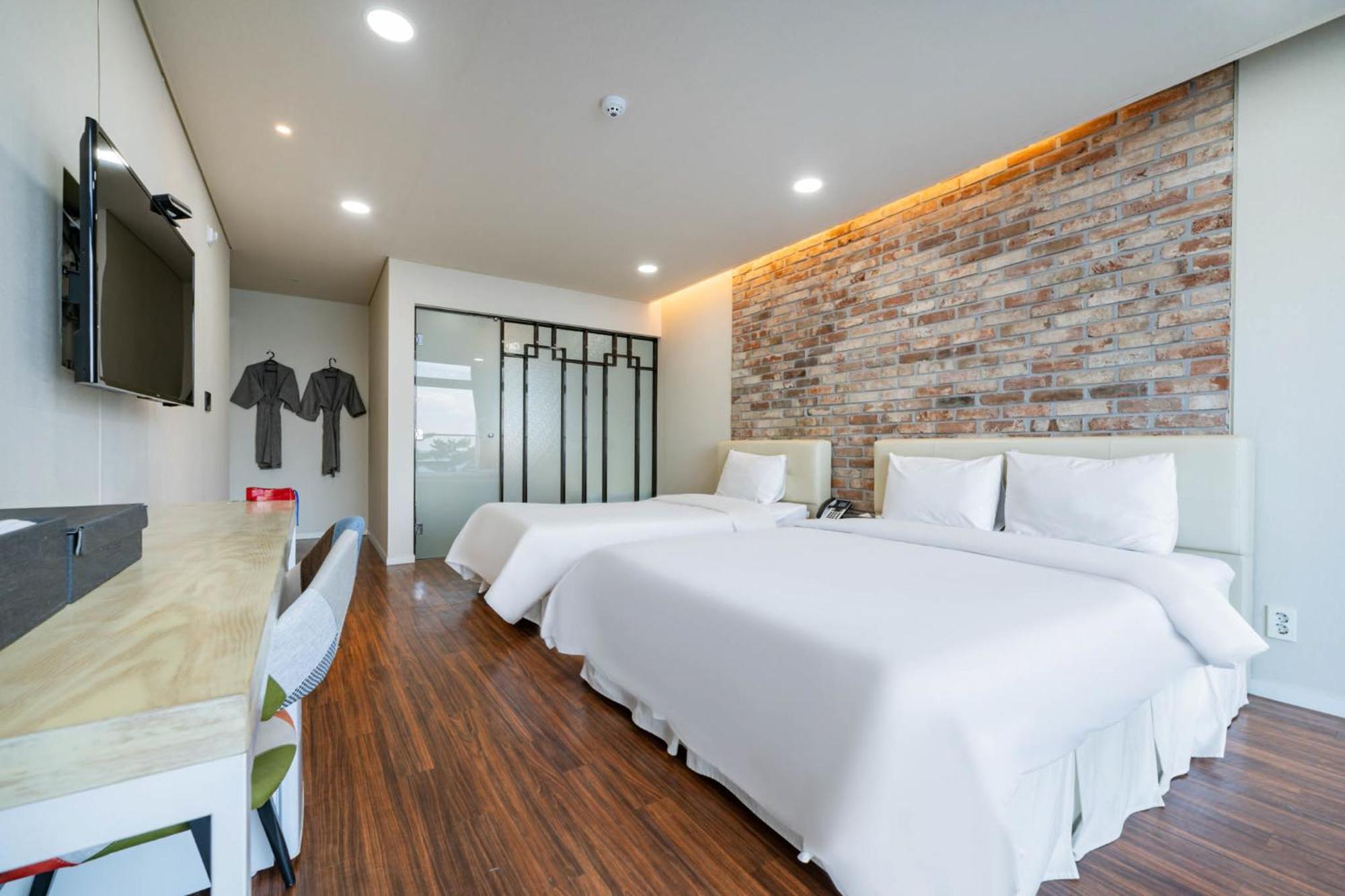 Gangneung Gyeongpodae Hotel Cube Exterior photo