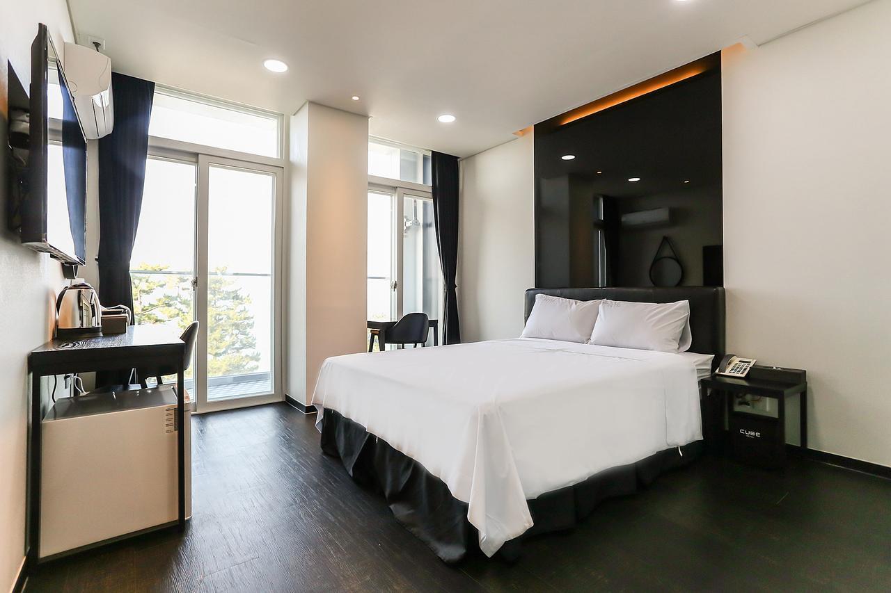 Gangneung Gyeongpodae Hotel Cube Exterior photo